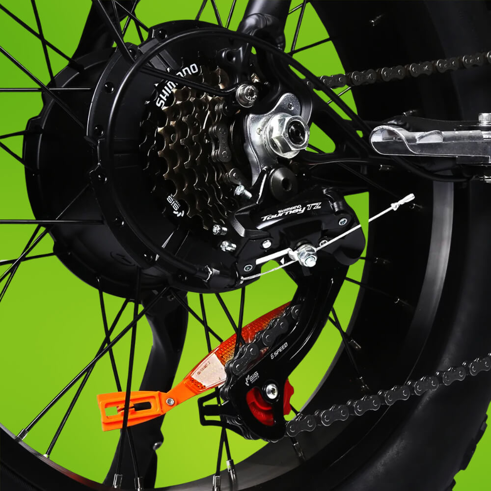 Close-up view of 7-speed Shimano gears on the rear wheel of the Skinnybike Tourwheel T6, showcasing precision engineering for smooth shifting